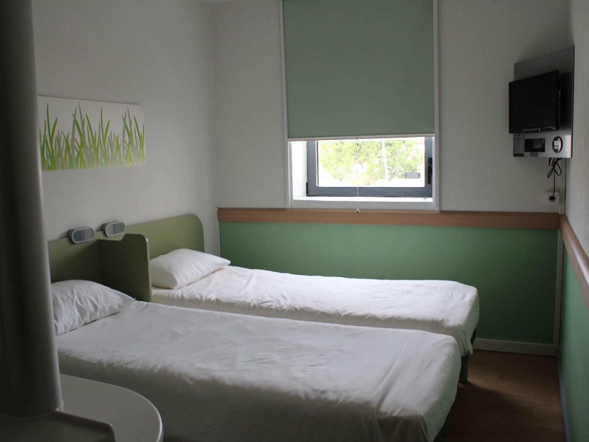 Ibis Budget Toulouse Aeroport Blagnac Exterior foto